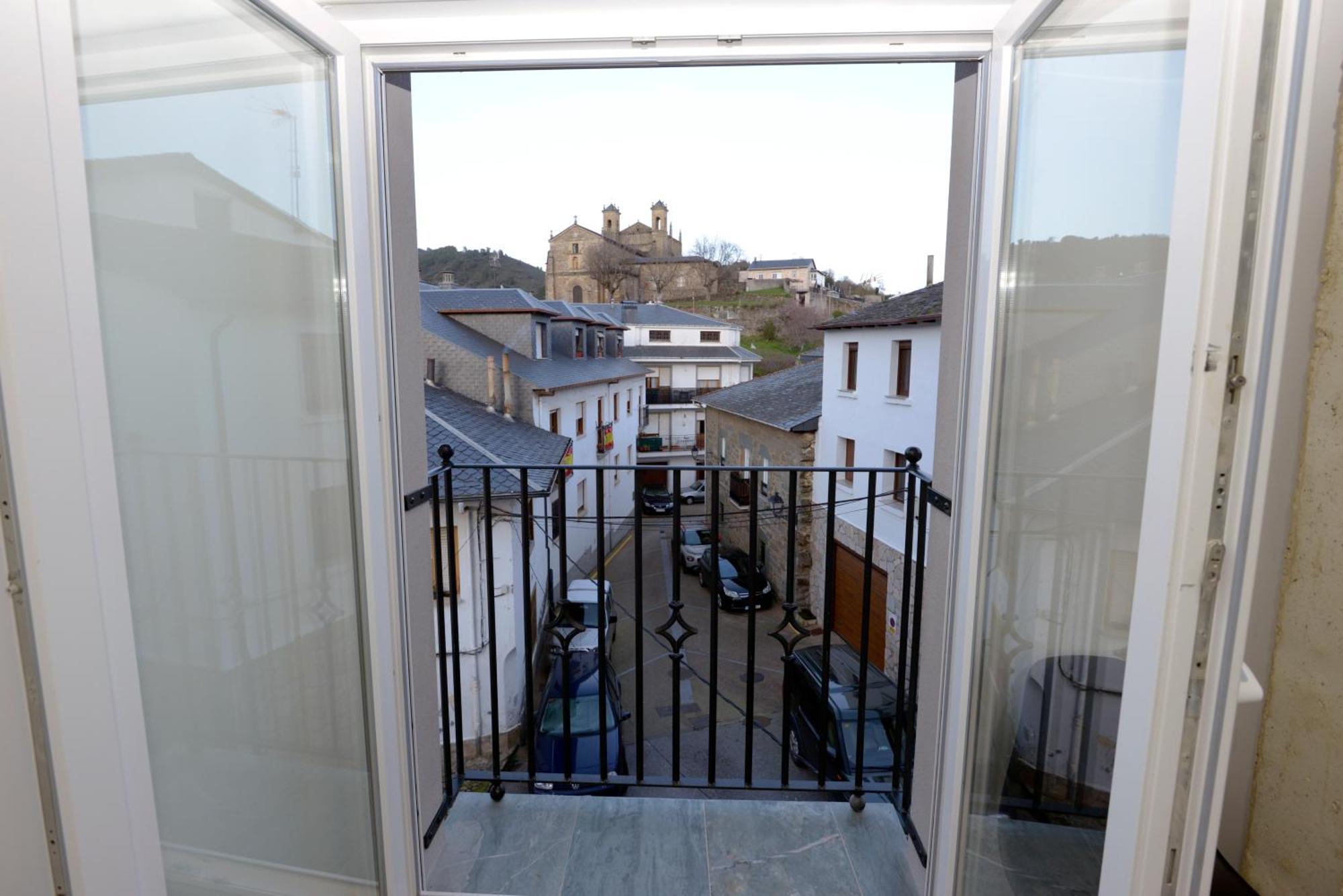 Hostel El Campano Villafranca Del Bierzo Esterno foto
