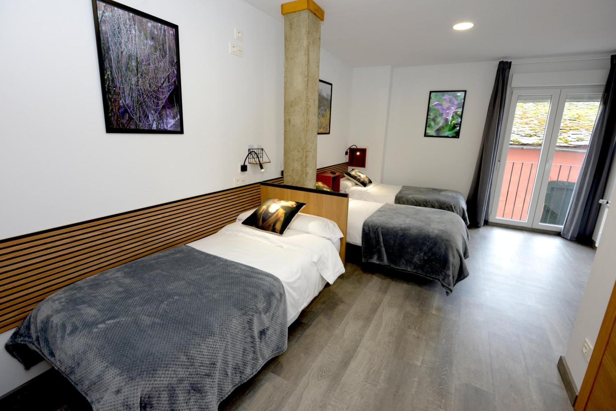 Hostel El Campano Villafranca Del Bierzo Esterno foto