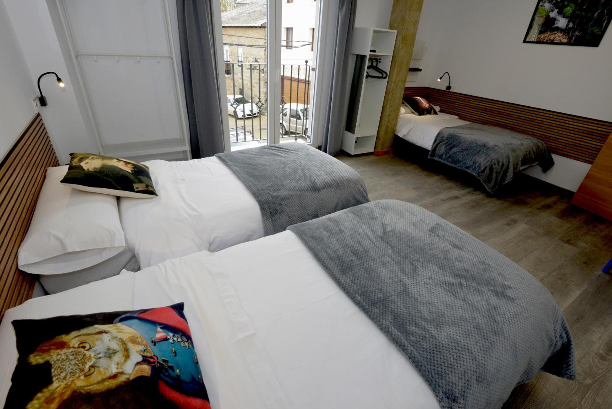 Hostel El Campano Villafranca Del Bierzo Esterno foto
