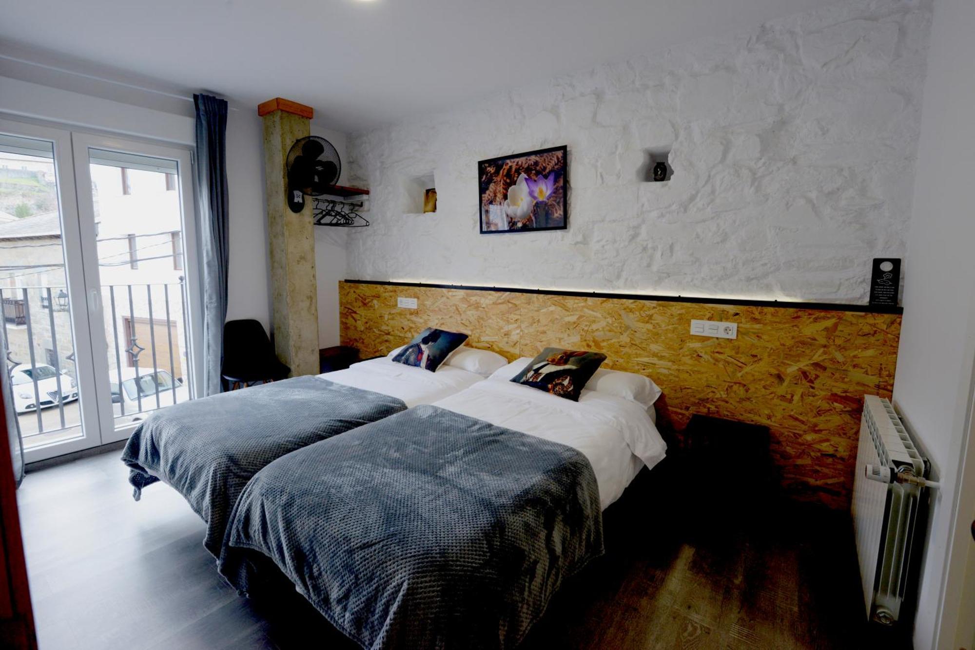 Hostel El Campano Villafranca Del Bierzo Esterno foto